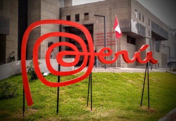 Peru sign/logo